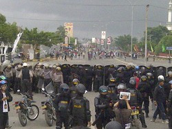 Bentrok dengan Polisi, 1 Mahasiswa Makassar Terkena Panah di Kepala