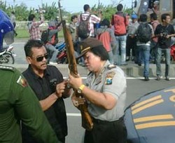 Razia Sajam di Suramadu, Polisi Amankan Badik, Keris & Senapan Angin