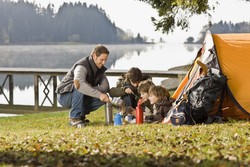 Kemping Bareng Anak, Ini Dia 5 Tipsnya