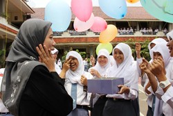 Surprise for Our Beloved Teacher!