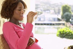 Ini Bahaya Dehidrasi Selama Kehamilan