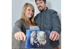 Duh Nakalnya! Belum Lahir Saja Bayi Ini Sudah Beri Salam Jari Tengah