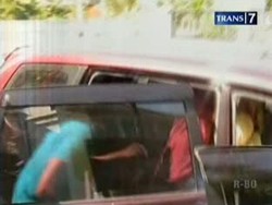 Dosen dan Mahasiswa Tertangkap Basah Bugil di Mobil