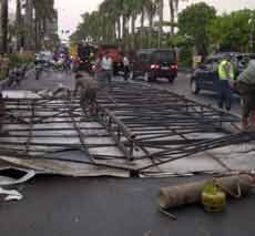 Belasan Baliho Tumbang Diterjang Puting Beliung