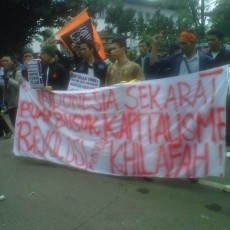 Refleksi 2012, Gema Pembebasan Lakukan Aksi Penyadaran