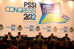 Merasa permintaan verifikasi voters Solo tidak direspons PSSI, KPSI tetap menggelar kongres sendiri di Hotel Sultan, Jakarta.