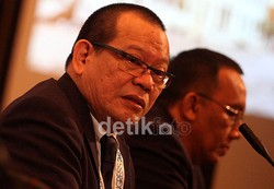 Ketua KPSI La Nyalla saat membuka kongres di Hotel Sultan, Jakarta.