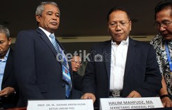 Dikarenakan pintu ballroom Aquarius Boutique Hotel, Palangkaraya, dikunci pihak kepolisian setempat, kongres akhirnya dilakukan di lobi mulai pukul 10.15 WIB.
