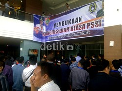 Para peserta yang menghadiri Kongres Luar Biasa (KLB) ini berjumlah 96 orang.