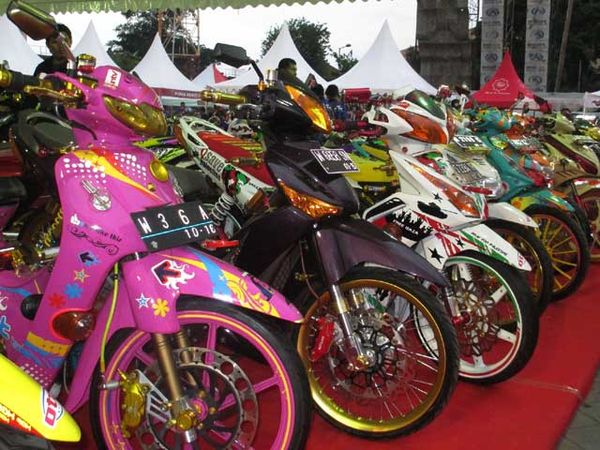 124 Motor Ikuti Kontes Modifikasi Honda