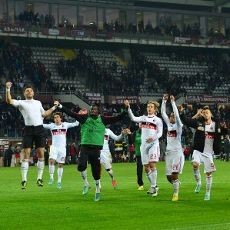 Kemenangan Milan untuk De Jong