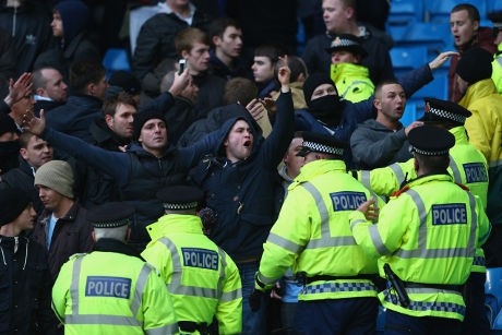 Fans Rasis Ditangkap Usai Derby Manchester