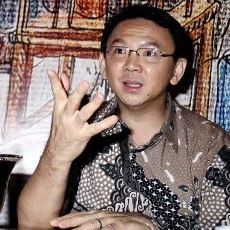 Ahok Ingin Angkutan Umum Bebas Asap Rokok