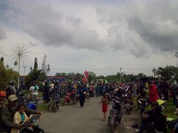 Blokir Tol Belmera Medan, Buruh Rusak Mobil yang Nekat Melintas