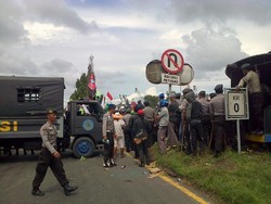 Tol Belmera Diblokir Buruh, Pendapatan Pengelola Anjlok hingga 50 Persen