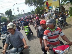 Kembali Tuntut UMP Rp 2,2 Juta, Ribuan Buruh Konvoi 5 Km di Medan