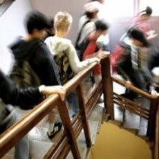 Guru Beri Tugas Esai Soal Bunuh Diri, Orangtua Murid Marah!