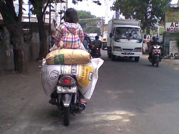 Jok Motor Maut