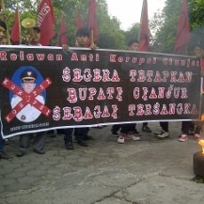 Tuntut Hakim Profesional, Massa Cianjur Demo Tipikor Bandung 