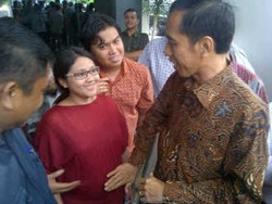  Saat Jokowi Elus Perut Ibu Hamil di 12-12-12