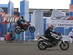Aksi Freestyler Ramaikan Peluncuran Honda CB150R StreetFire