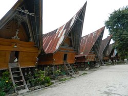 Batu Parsidangan dan Kisah Orang Batak Makan Orang