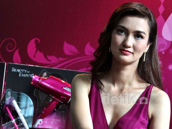 Anggunnya Atiqah Hasiholan