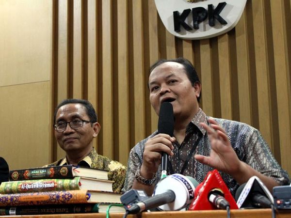 Hidayat Nur Wahid Sambangi KPK