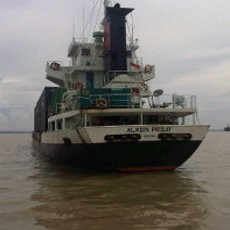 Dua Kapal Kargo Tabrakan di Areal Pelabuhan Tanjung Perak