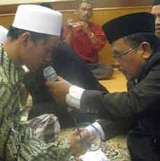 Warga Pasuruan Gelar Nikah Massal Tanggal 12-12-12