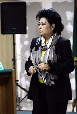 Hartati ke Mantan Bupati Buol: Kenapa Bapak Zalimi Saya?