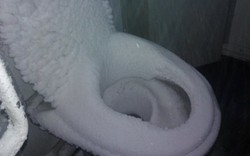 Waduh! Toilet di Kereta Ini Beku