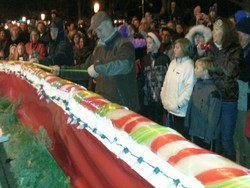 Chef Roby Pecahkan Rekor Candy Cane Terpanjang di Dunia