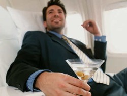 Cocktail Mulai Jadi Pilihan Menu Minuman di Pesawat