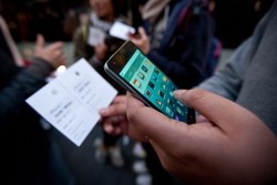 Indomaret pun Ikut Jajakan iPhone 5