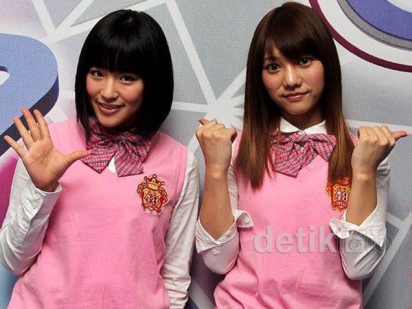 Si Pinky Haruka Nakagawa & Aki Takajo JKT48