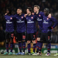 Arsenal Didesak Belanjakan Uangnya