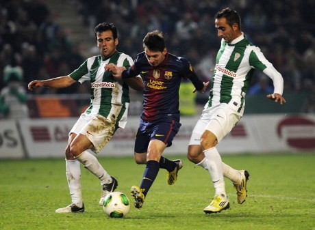 Dua Gol Messi Menangkan Barca 