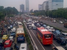  Massa Pak Kades Kembali Blokir Jalan, Paksa Kendaraan Masuk ke DPR