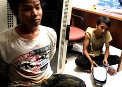 2 Pencongkel Spion Alphard Ditangkap