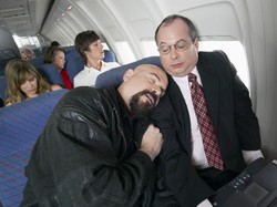 5 Tipe Wisatawan Paling Menyebalkan di Pesawat & Cara Mengatasinya