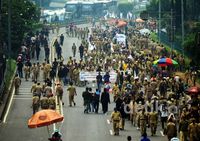 Pak Kades Blokir Tol Dalam Kota