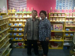 Pasutri Ini Sukses Menyulap Sampah Kayu Jadi Rupiah