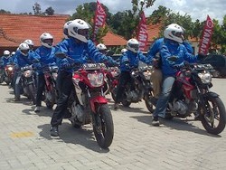 Peluncuran New V-Ixion Tutup Jalan Dago Bandung