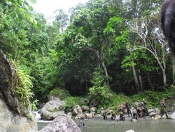 Ssst! Kolam Alami di Papua Ini Jadi Tempat Mandi Tentara
