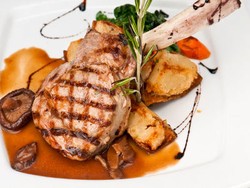 Gara-Gara Pork Chops, Pria Ini Bunuh Temannya