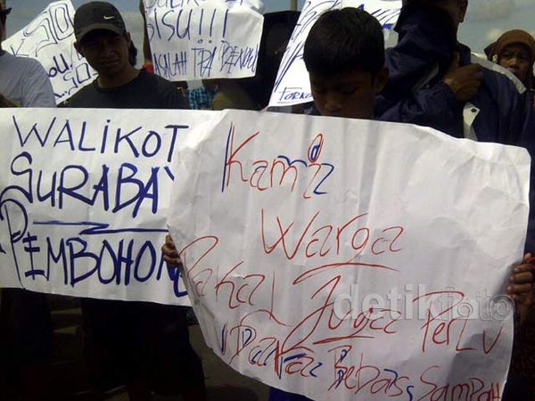 Puluhan Warga Demo Tolak TPA Benowo