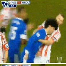 Moyes: Tanduk Shawcross, Fellaini Pantas Dihukum