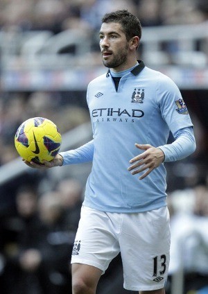 Kolarov Dituduh Berbuat Rasis terhadap Suporter Newcastle