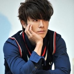 Donghae Super Junior Jualan Waffle di Taiwan